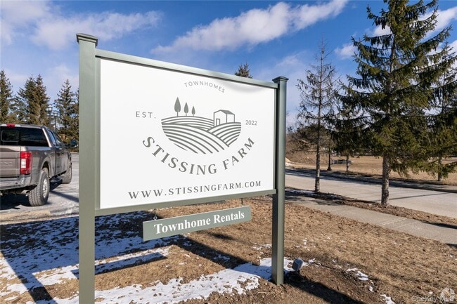 53 Hillside Rd in Pine Plains, NY - Building Photo - Building Photo