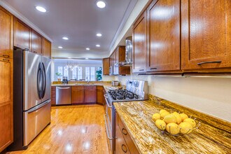 1518 E Nichols Cir in Centennial, CO - Foto de edificio - Building Photo