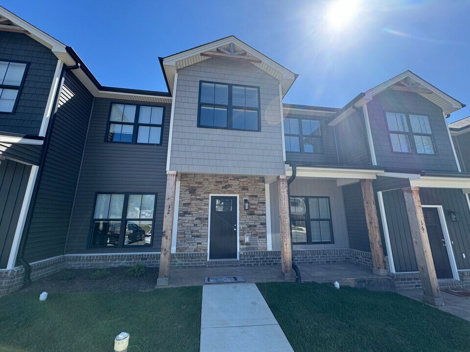 12 Villa Ct in Evington, VA - Building Photo