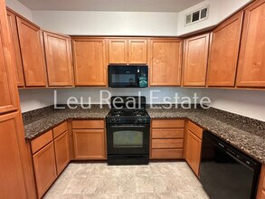 900 Moon Cir in Folsom, CA - Building Photo - Building Photo