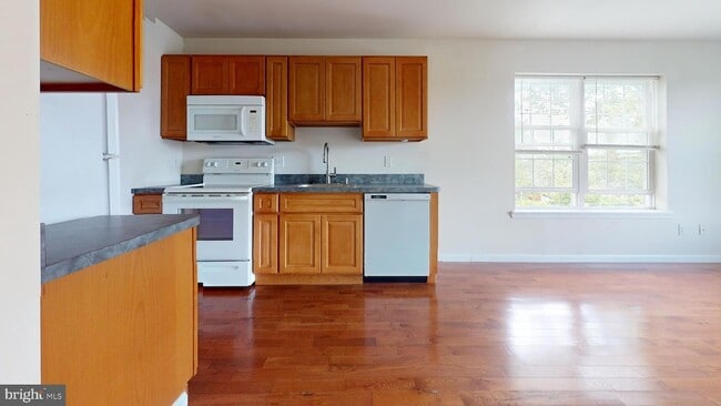 property at 4834 Penn St