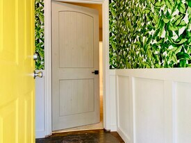 605 W Neil Armstrong Pl in Tishomingo, OK - Building Photo