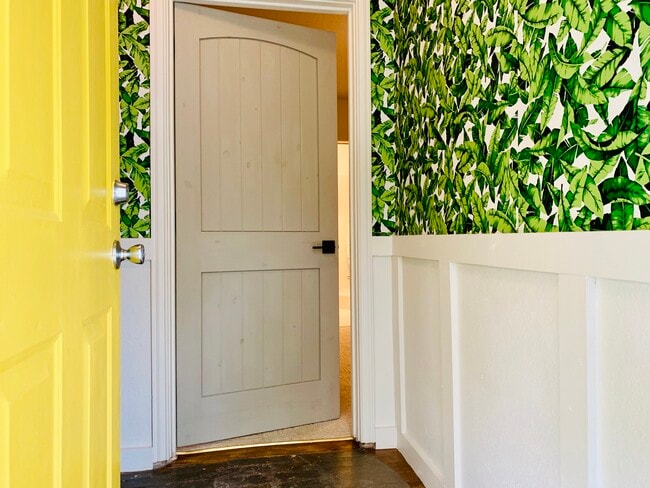 property at 605 W Neil Armstrong Pl