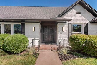 10132 Medlock Dr in Dallas, TX - Building Photo - Building Photo