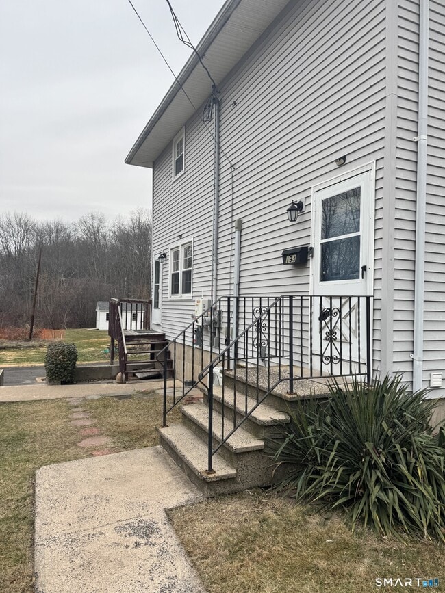 191 Prospect St in Southington, CT - Building Photo - Building Photo