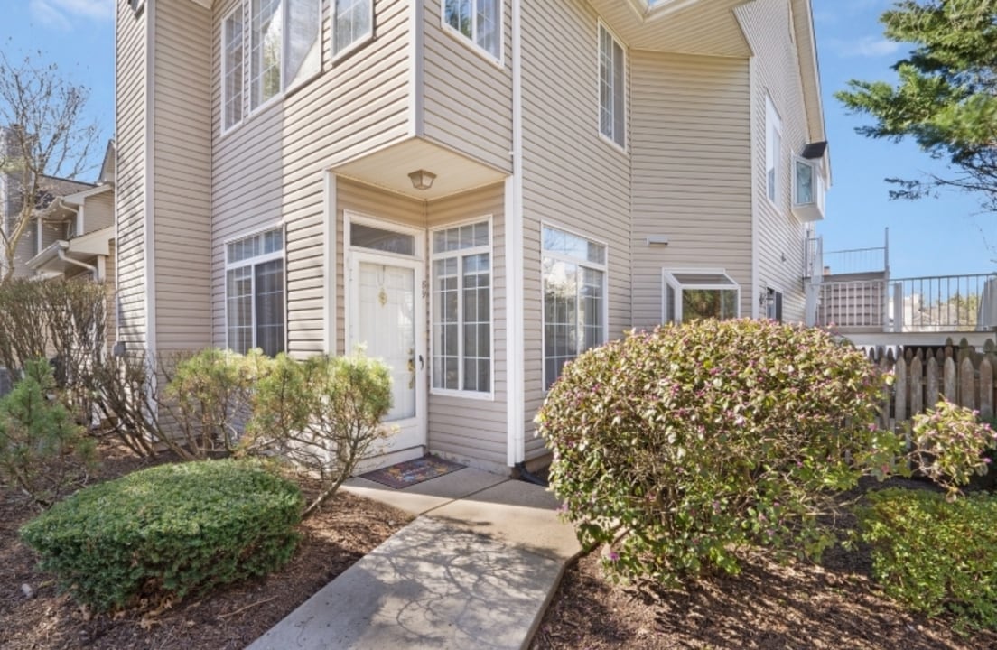 89 Birchwood Rd in Bedminster, NJ - Building Photo