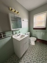 185 Thompson St, Unit 4 in New Haven, CT - Foto de edificio - Building Photo