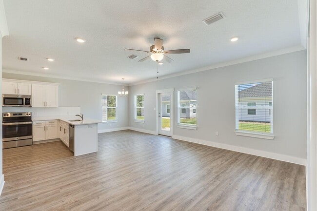 170 Bradford Ct in Freeport, FL - Foto de edificio - Building Photo