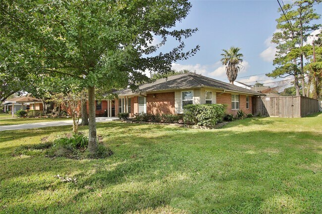 2002 Nina Lee Ln