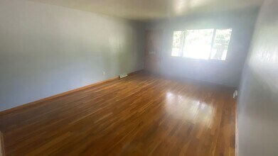 1125 Sagecrest Dr in Columbus, OH - Building Photo - Building Photo