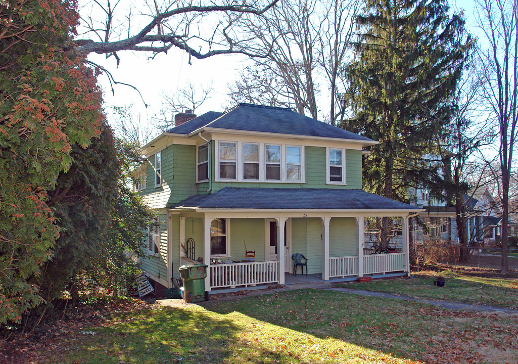 23 Courtland Ave in Asheville, NC - Building Photo