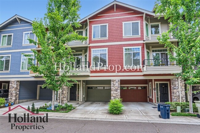 property at 472 NE Patricia Ann Pl