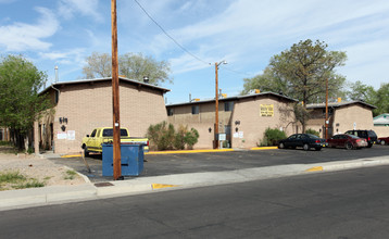 Sunrise Villa Apartments in Albuquerque, NM - Building Photo - Building Photo