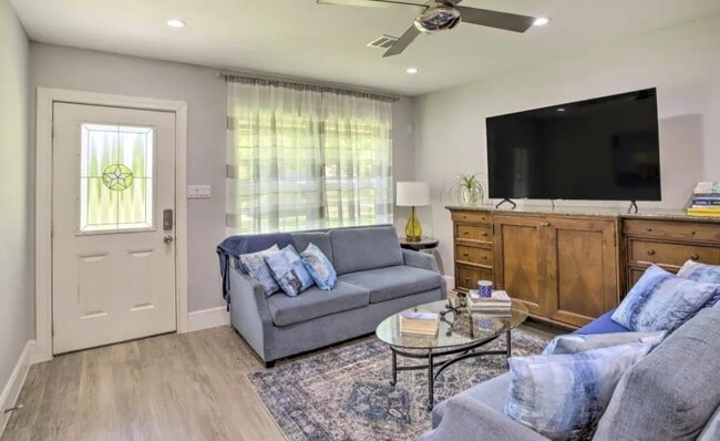 5215 Cosby St in Houston, TX - Foto de edificio - Building Photo