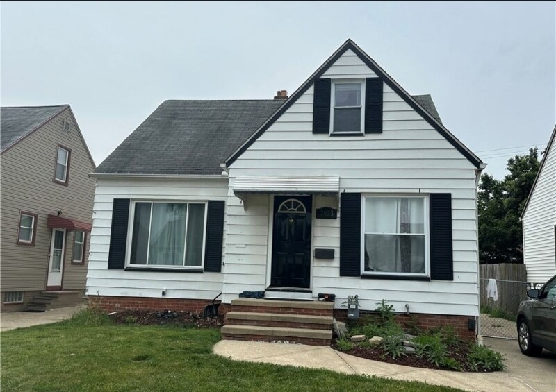 2923 Brookdale Ave in Parma, OH - Building Photo