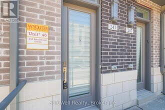 243 Smallwood Cir in Vaughan, ON - Building Photo - Building Photo