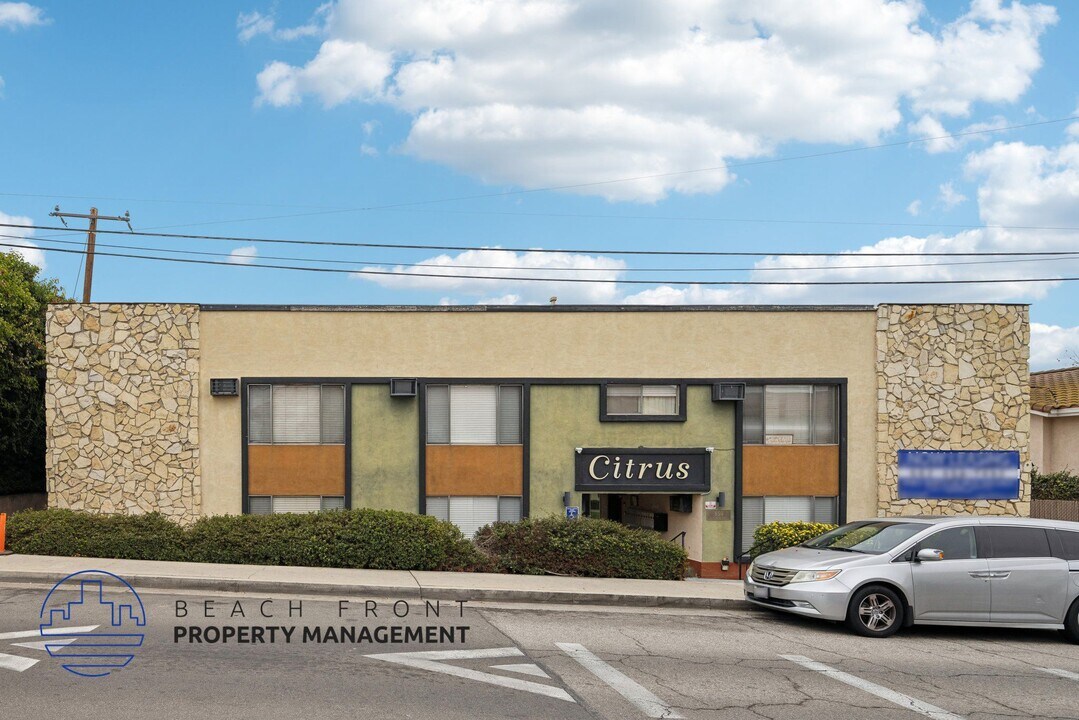 Citrus Apartments in La Habra, CA - Foto de edificio