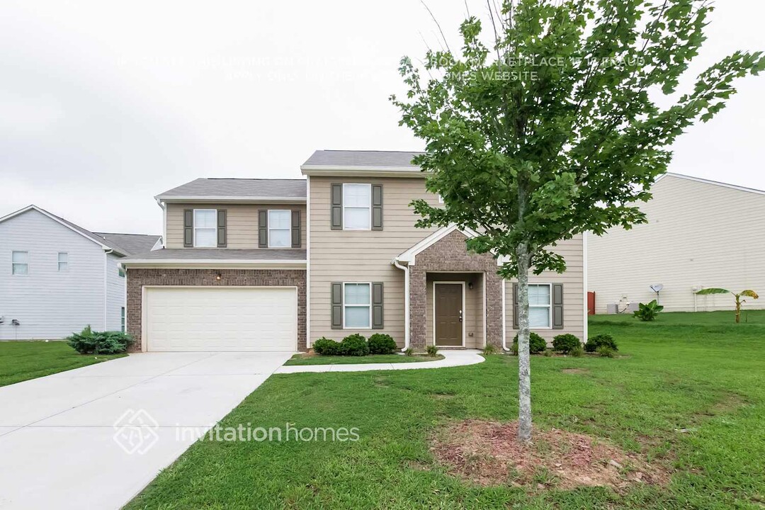 1987 Round Ridge Cir in Lithia Springs, GA - Building Photo