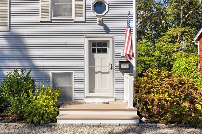 110 Winsor Ave in North Kingstown, RI - Building Photo - Building Photo