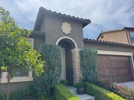 1841 E Via Bella Ave in Fresno, CA - Building Photo