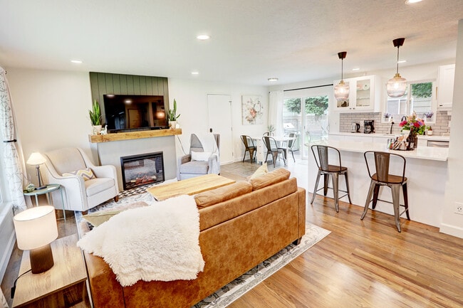 2630 NE 111th Ave, Unit 2630 in Portland, OR - Building Photo - Building Photo