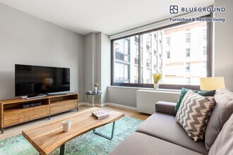 180 W 20th St in New York, NY - Building Photo - Building Photo