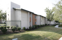 Panorama Park Apartments in Bakersfield, CA - Foto de edificio - Building Photo