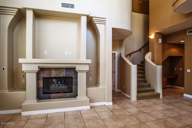 14450 N Thompson Peak Pkwy-Unit -101 in Scottsdale, AZ - Building Photo - Building Photo