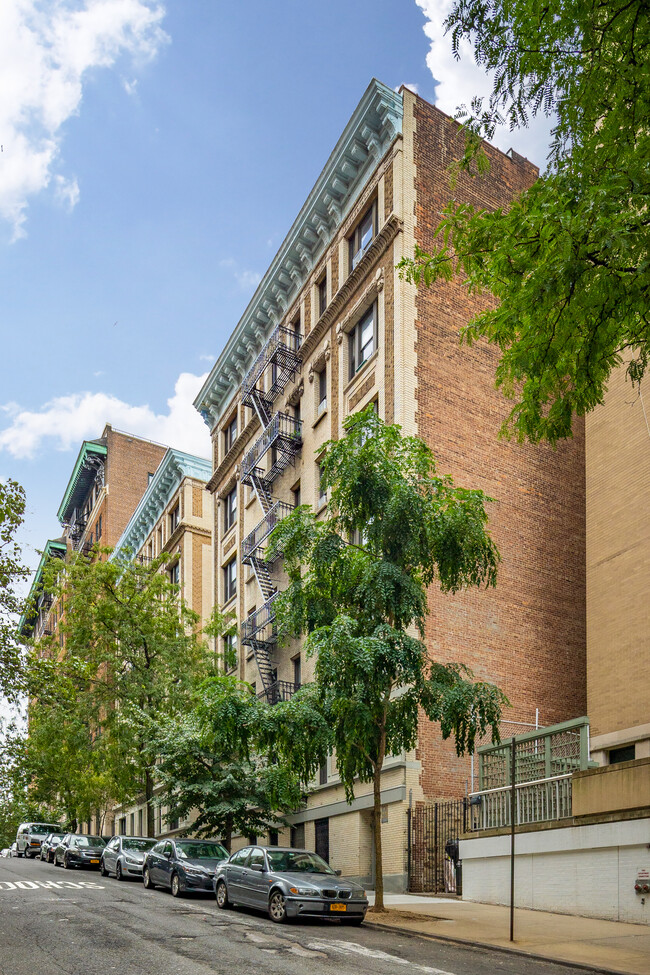 414 W 121st St in New York, NY - Foto de edificio - Building Photo