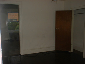 423 S 8th St - 1R in Philadelphia, PA - Building Photo - Building Photo