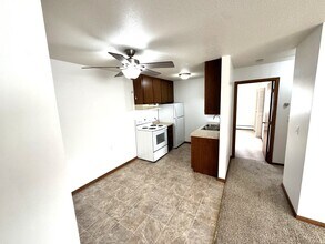 Golfview Crossing Apartments in Winona, MN - Building Photo - Building Photo