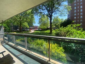 98-05-98-63 63rd Rd in Queens, NY - Building Photo - Building Photo