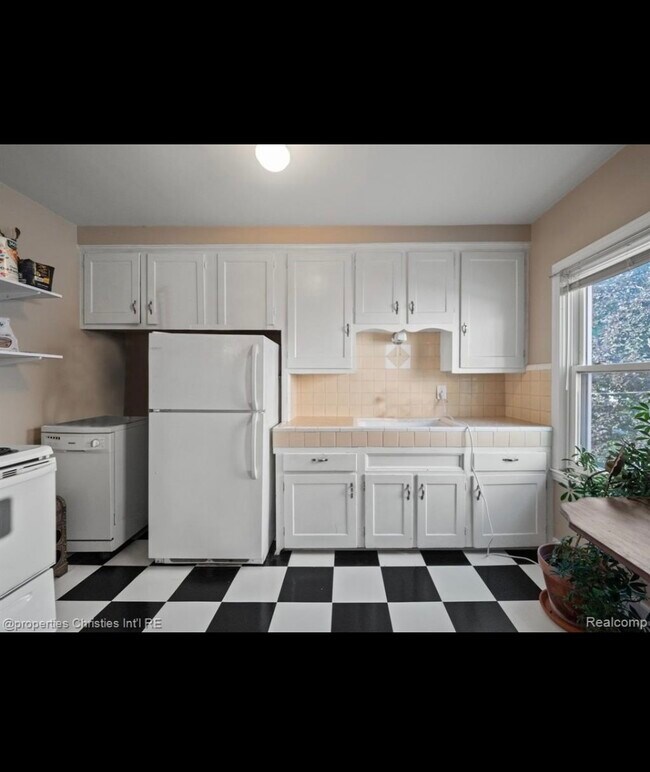 18 Woodward Heights Blvd in Pleasant Ridge, MI - Building Photo - Building Photo