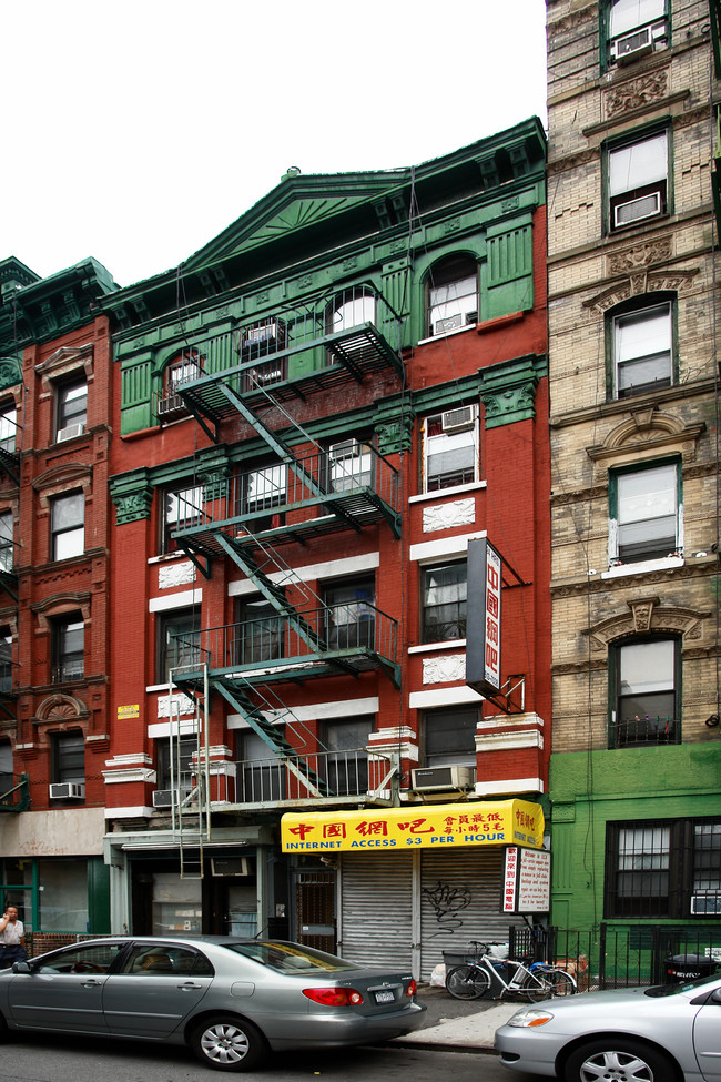 33 Henry St in New York, NY - Foto de edificio - Building Photo