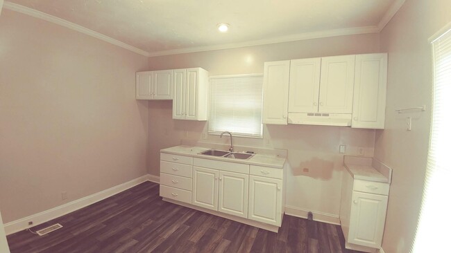 621 N Mountain St in Cherryville, NC - Building Photo - Building Photo