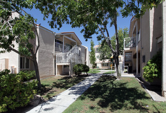 Riverwood Apartments I & II in Laughlin, NV - Building Photo - Building Photo