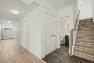 540 Tahoe Hts in Ottawa, ON - Building Photo - Building Photo