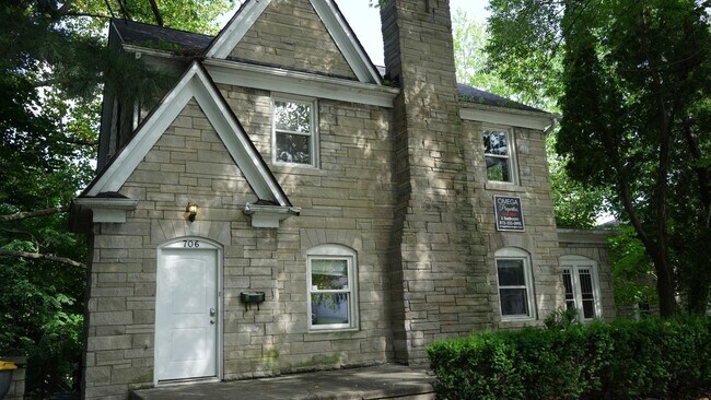 706 N Washington St in Bloomington, IN - Building Photo - Building Photo