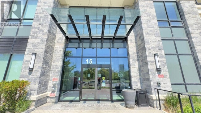 15 Water Walk Dr in Markham, ON - Building Photo - Building Photo
