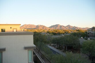 7423 E Paraiso Dr in Scottsdale, AZ - Foto de edificio - Building Photo