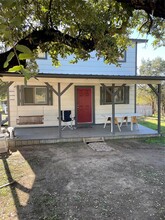 25013 Andrew Dr in Spicewood, TX - Building Photo - Building Photo