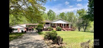 124 Bridges Cir in Kings Mountain, NC - Building Photo