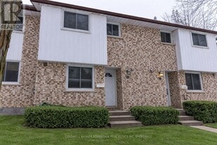 5815 Swayze Dr in Niagara Falls, ON - Building Photo