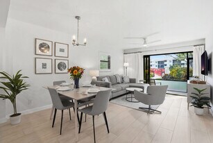 600 Neapolitan Way, Unit SI ID1494627P in Naples, FL - Building Photo