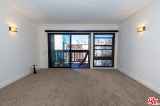 7742 Redlands St in Los Angeles, CA - Building Photo - Building Photo