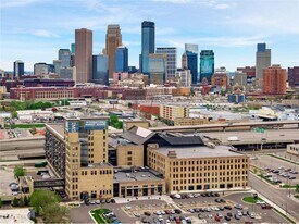 290 Market St in Minneapolis, MN - Building Photo