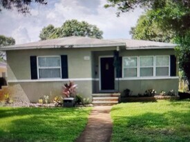 1685 21st St N in St. Petersburg, FL - Building Photo