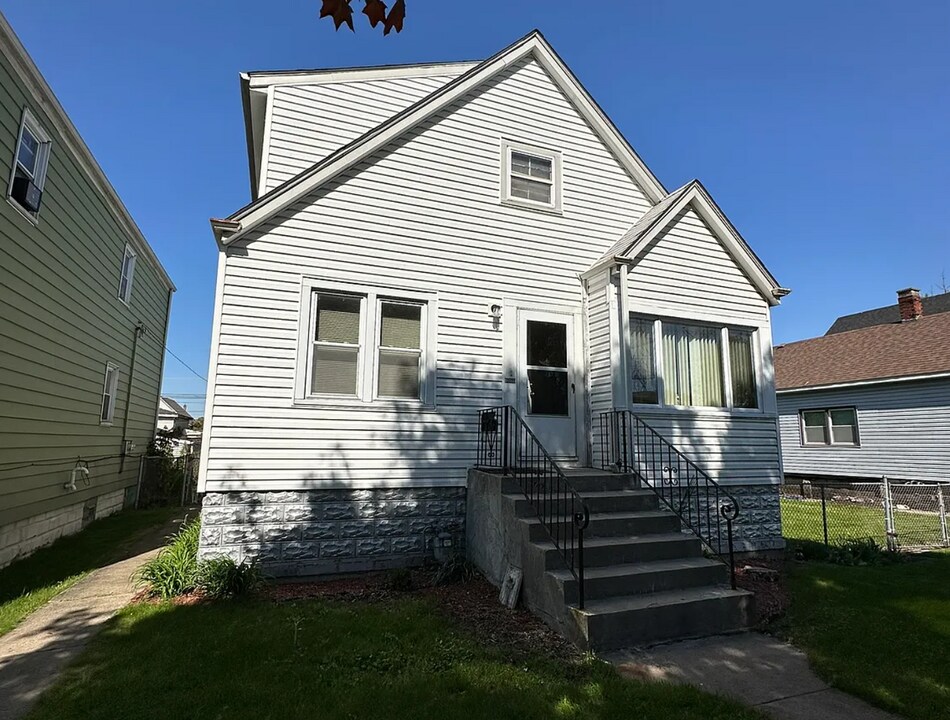 13512 S Mackinaw Ave in Chicago, IL - Building Photo