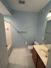 6185 Willow Pl, Unit 305 in Bealeton, VA - Foto de edificio - Building Photo