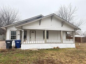 1208 W Hall St in McKinney, TX - Building Photo